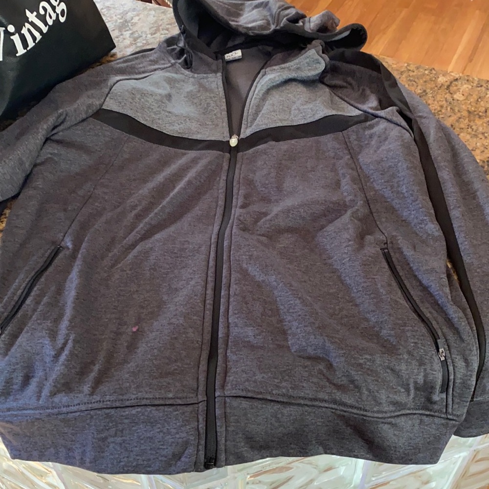 ASICS Men’s hooded zipper fleece sweatshirt